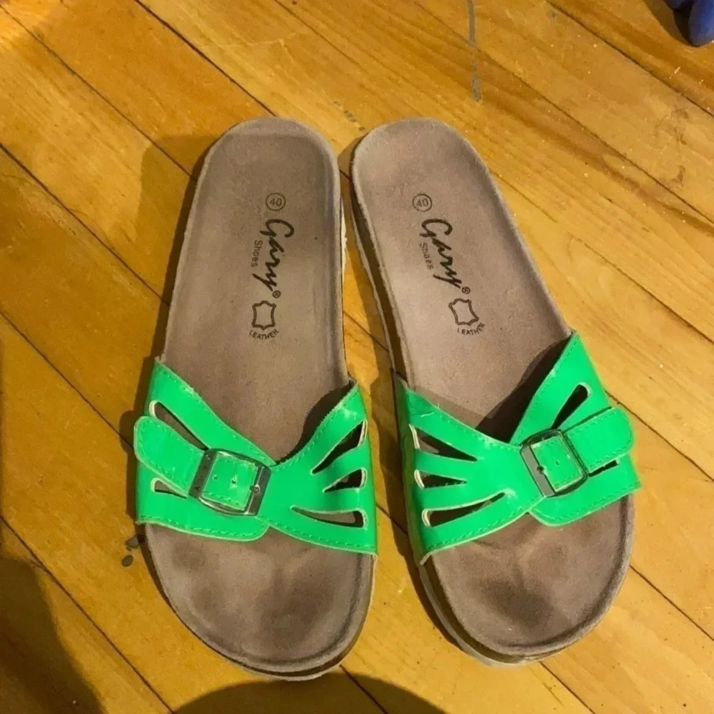 Leather‎  sandals